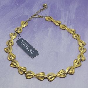 Crown Trifari Gold Tone Bow Choker Necklace NWT